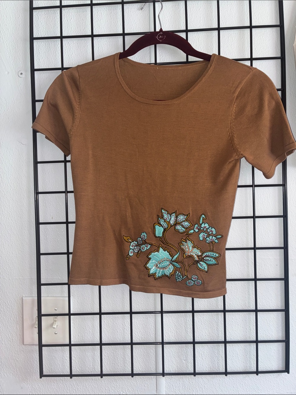 Women's Brown Short-Sleeve Tee with Turquoise Floral Embroidery